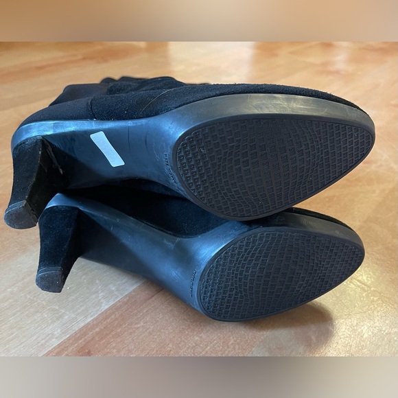 Stuart Weitzman Demi 5050 Knee High Boots in Black Suede - Picture 2 of 8